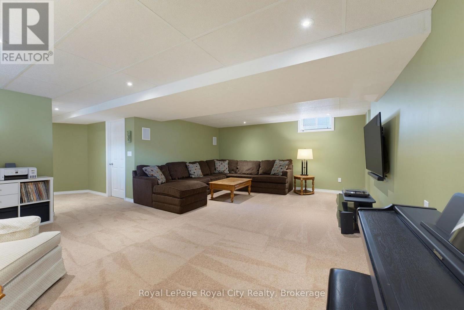 59 LYNCH CIRCLE - 26