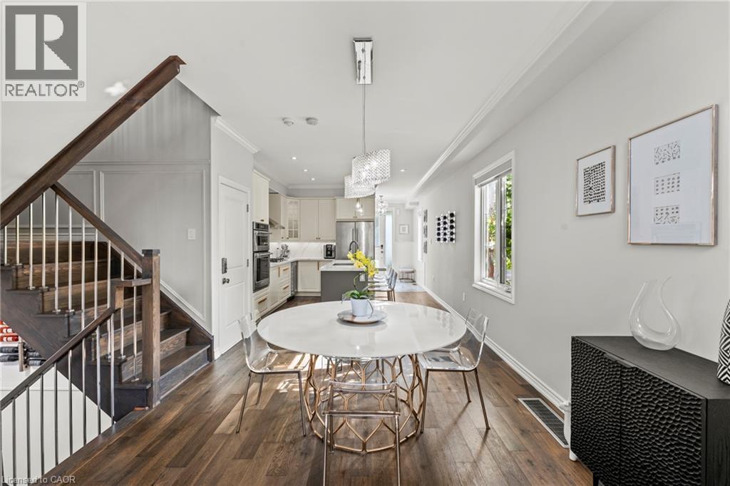 130 W JOHN Street W - 9