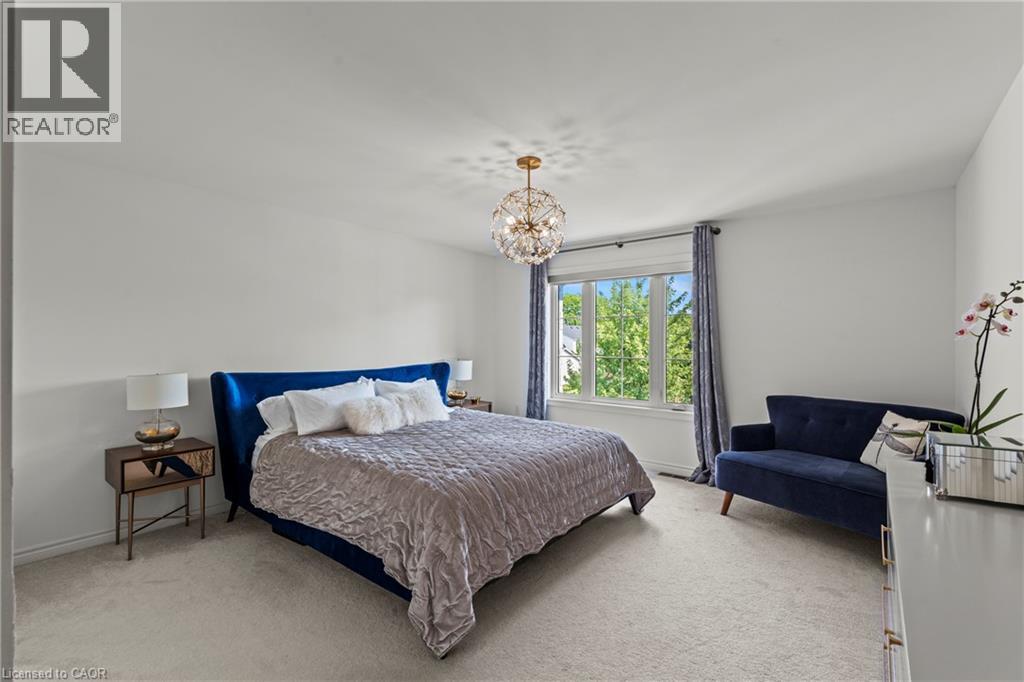 130 W JOHN Street W - 23