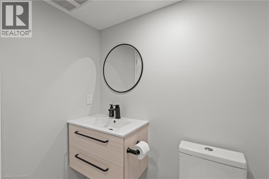 130 W JOHN Street W - 32