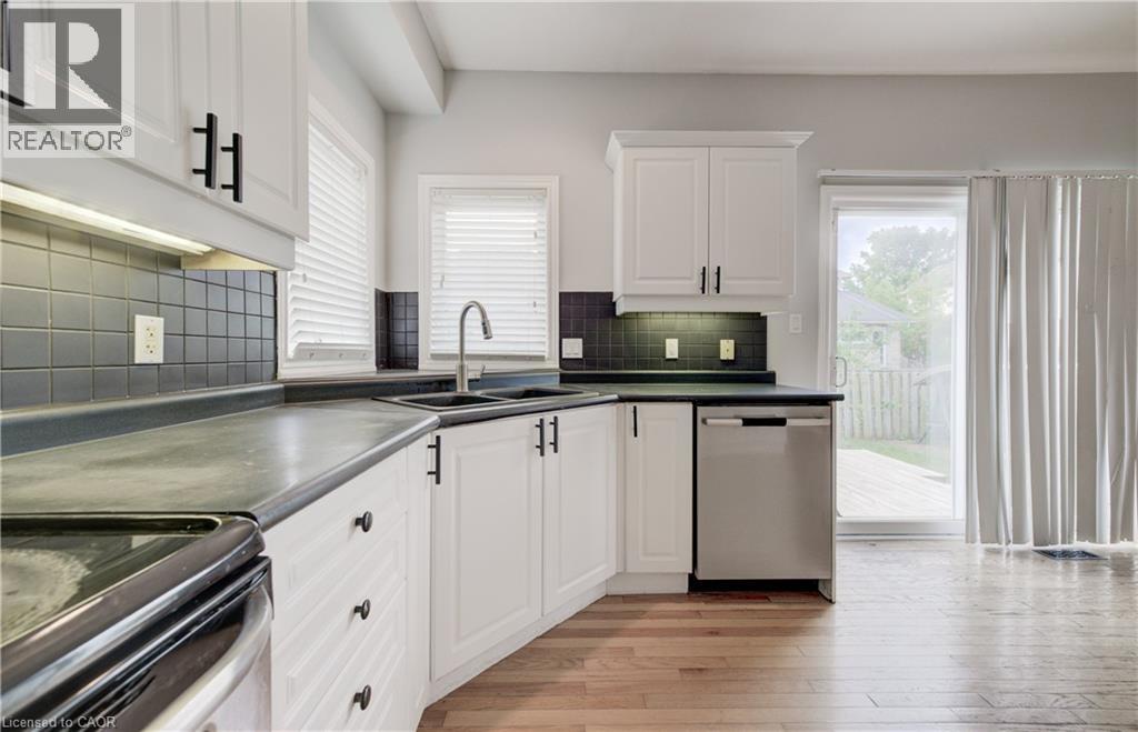 3 bedroom Single Family interior view, 737 NORTH LEAKSDALE Circle, London, Ontario