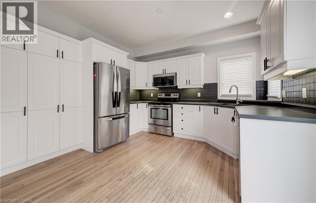 3 bedroom Single Family interior view, 737 NORTH LEAKSDALE Circle, London, Ontario