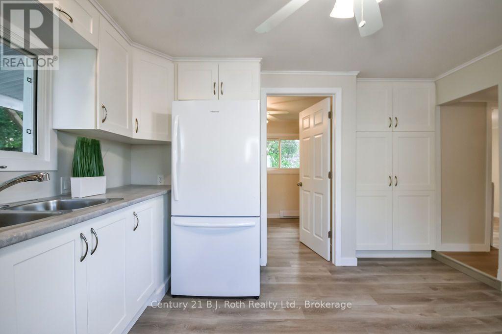 218 JAMES STREET E - Image 11