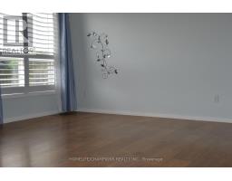 132 Henhoeffer Crescent, Kitchener, ON N2E4H3 Photo 10