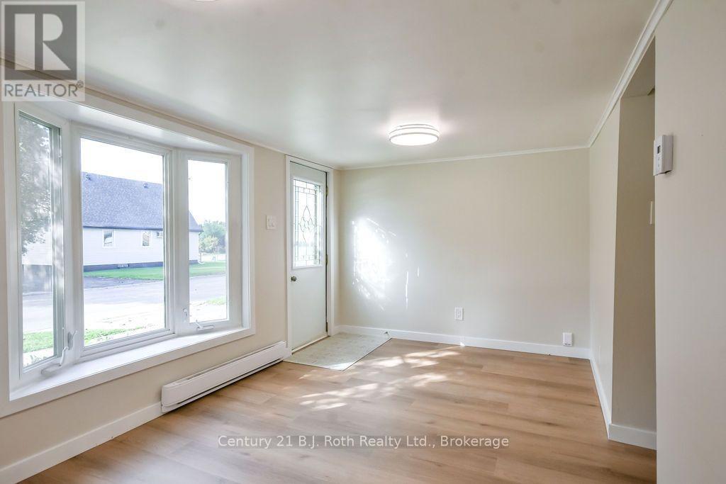 218 JAMES STREET E - Image 24