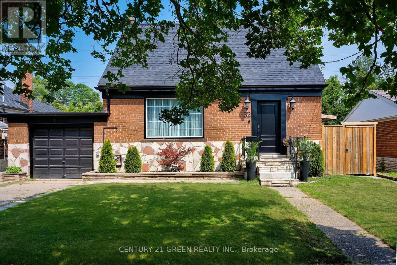 32 CASTLEBAR ROAD - 45