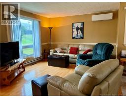 Living room - 344 Wellington, Dalhousie, NB E8C2W6 Photo 8
