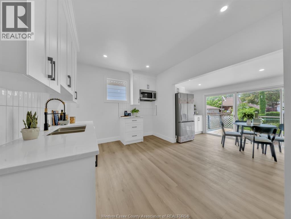 1387 Lincoln ROAD - Image 8