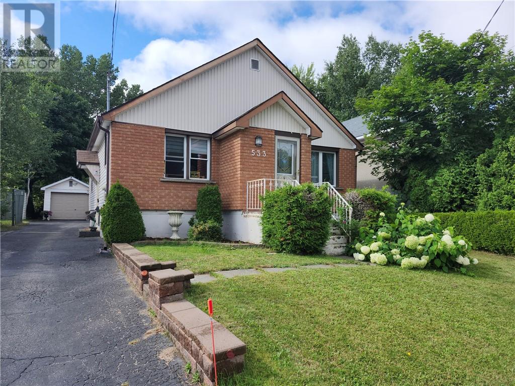 533 Victoria Street - 2