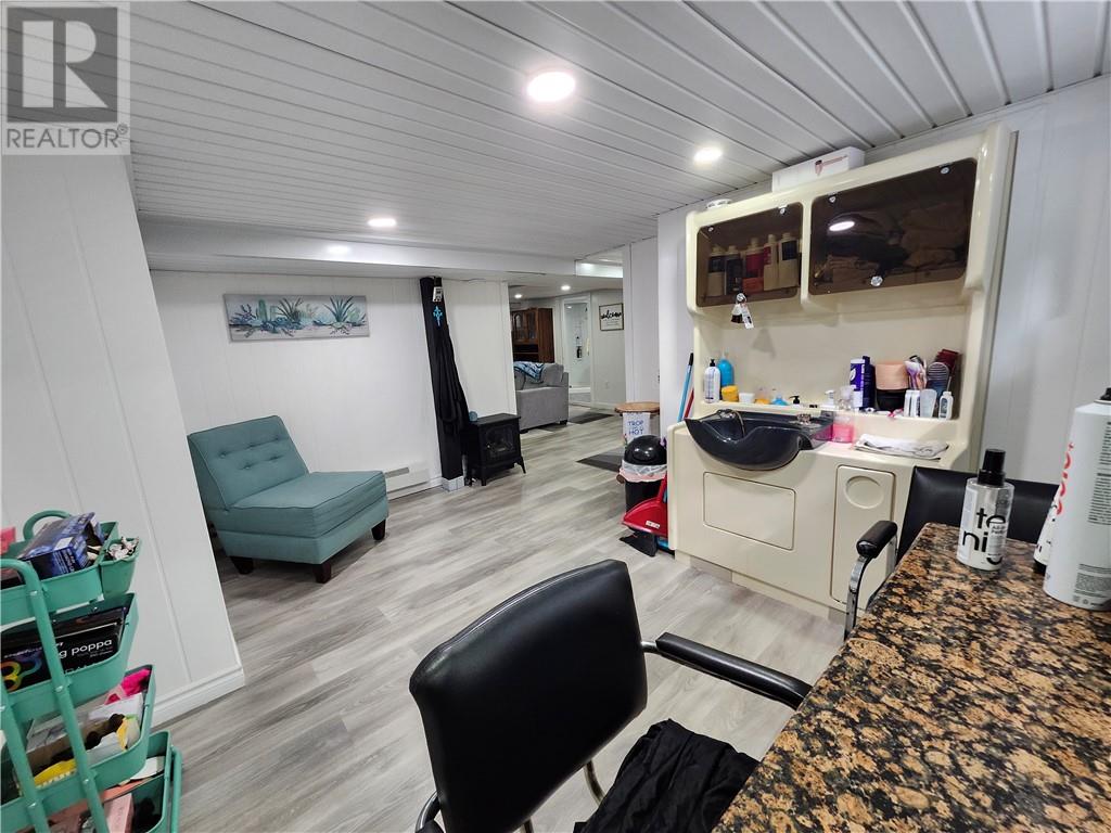 533 Victoria Street - 26