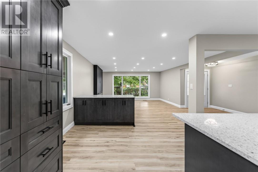 1821 MILLWOOD Crescent - 15