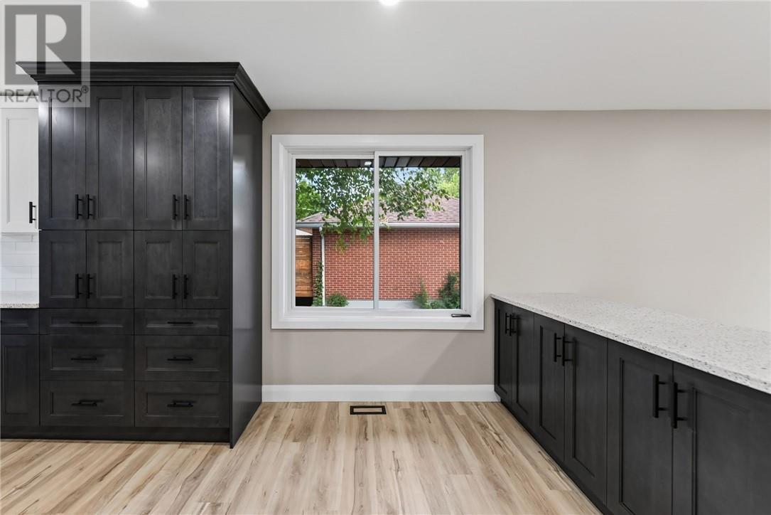 1821 MILLWOOD Crescent - 17