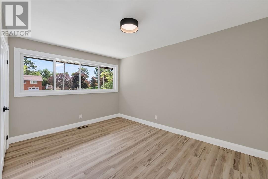1821 MILLWOOD Crescent - Image 29