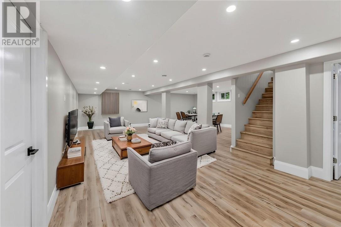 1821 MILLWOOD Crescent - Image 42