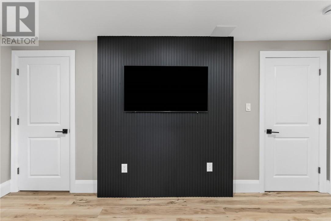 1821 MILLWOOD Crescent - Image 56