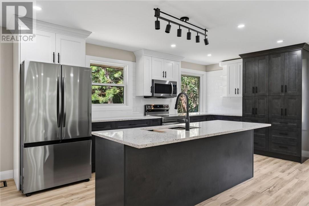 1821 MILLWOOD Crescent - 9