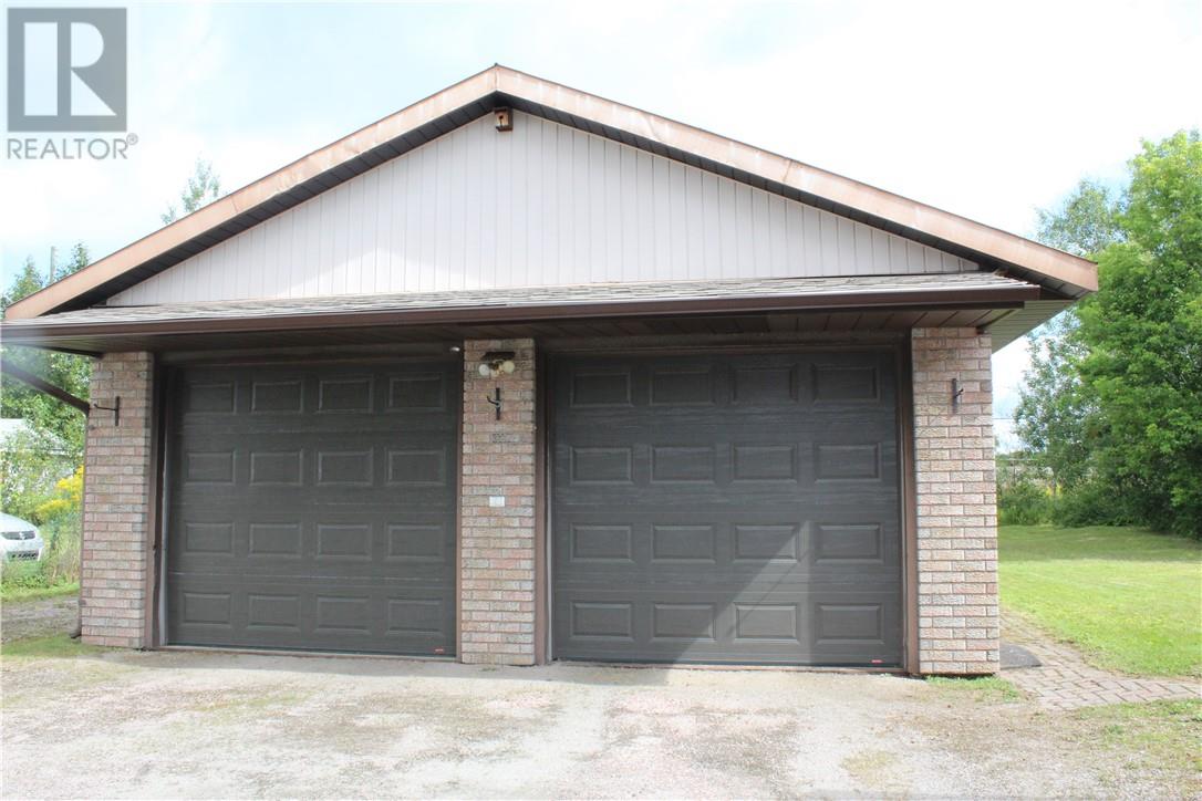 2754 Raymond Street - 4