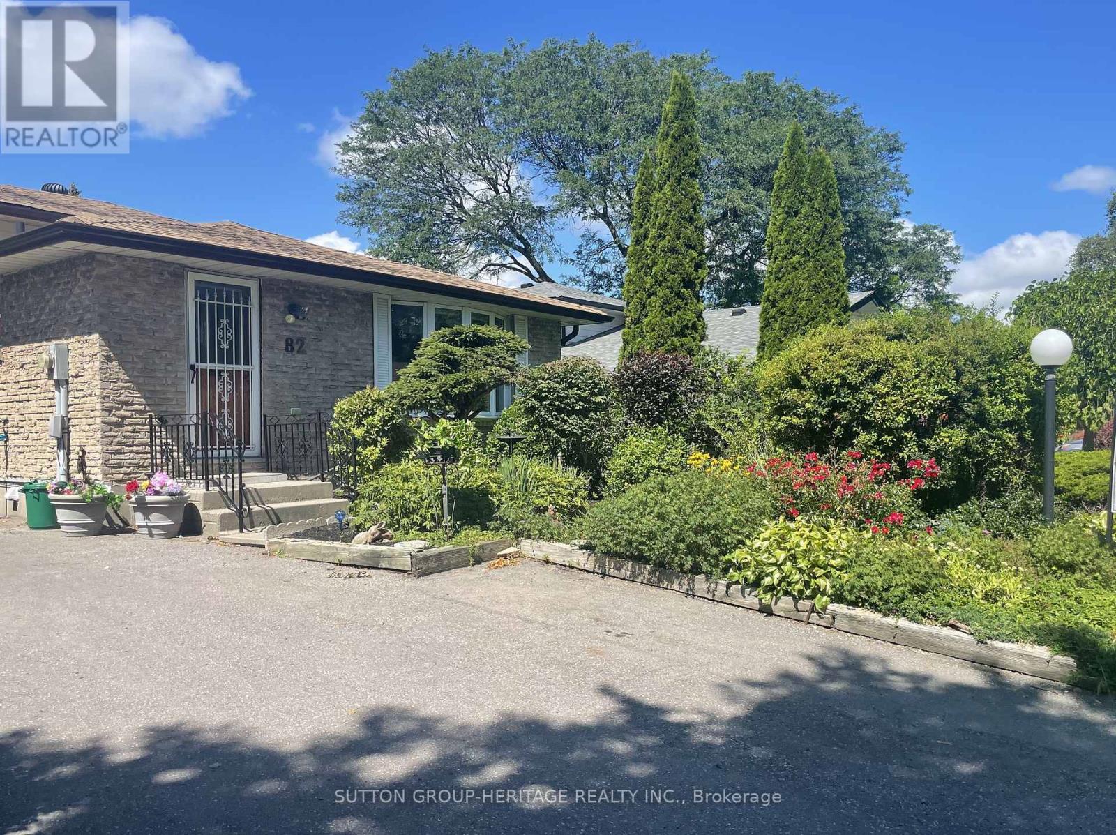 82 CLAYMORE CRESCENT - 2