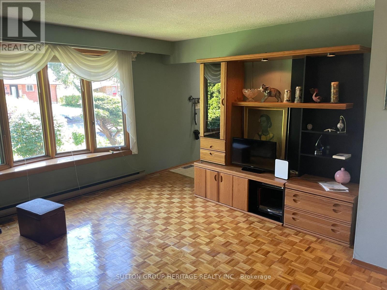82 CLAYMORE CRESCENT - 4