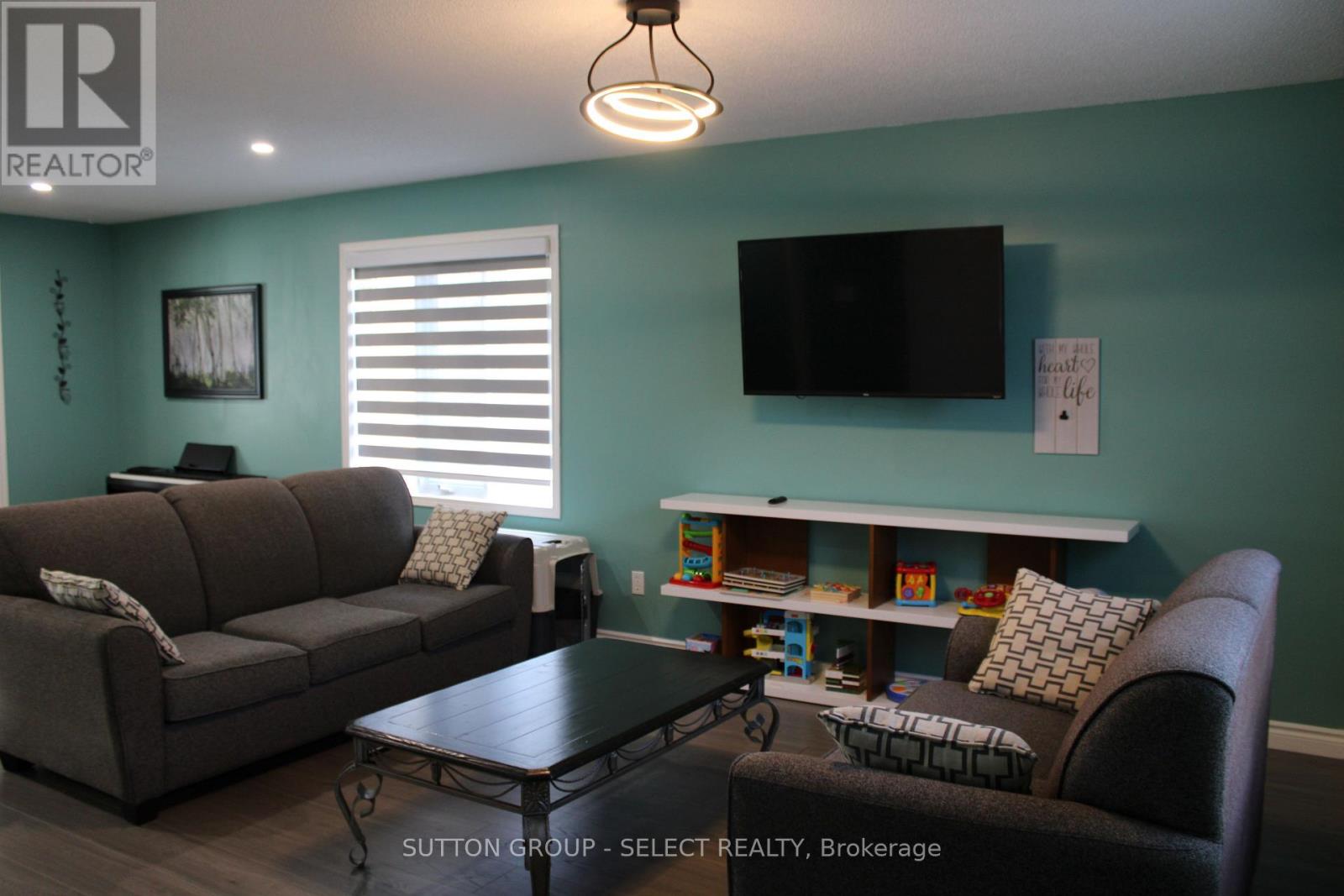 234 PARKVIEW DRIVE - 3