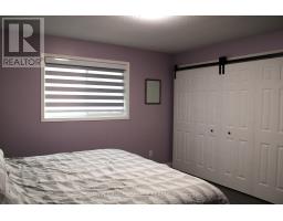 Family room - 234 Parkview Drive, Strathroy Caradoc, ON N7G4C1 Photo 11