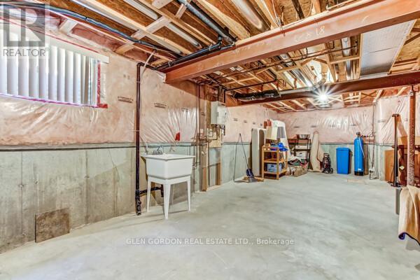 #5 417 HYDE PARK ROAD - 27