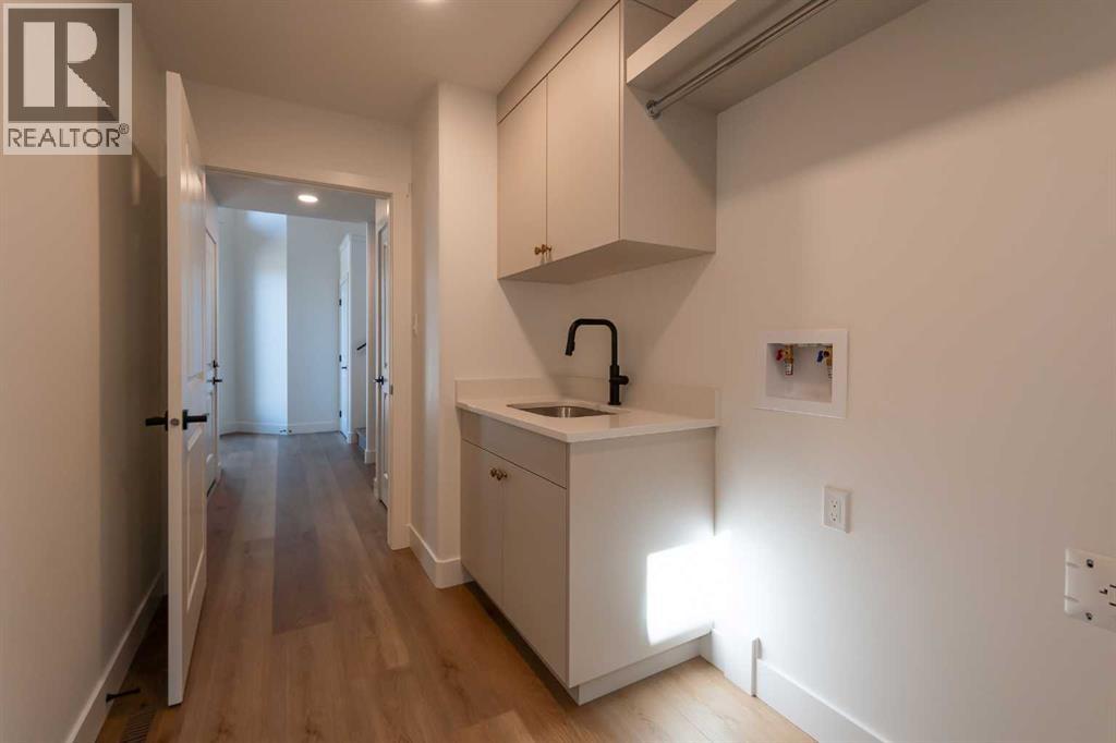 639 Sixmile Crescent S - Image 4