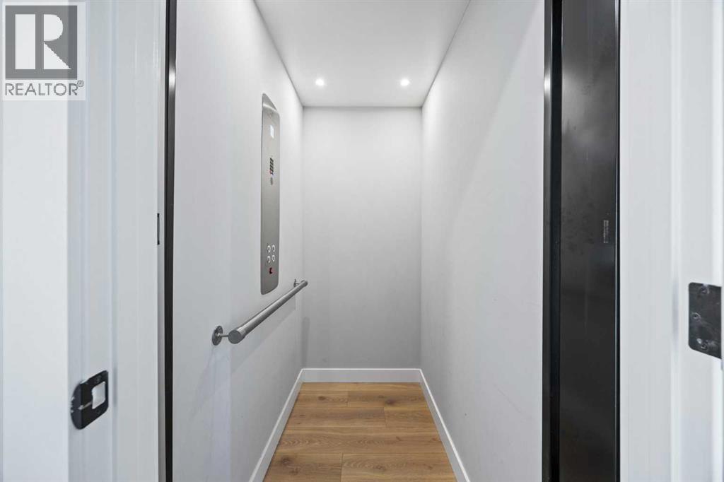 3044 85 Street SW - 37