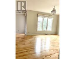 Living room - 522 Piccadilly Avenue, Ottawa, ON K1Y0H8 Photo 9