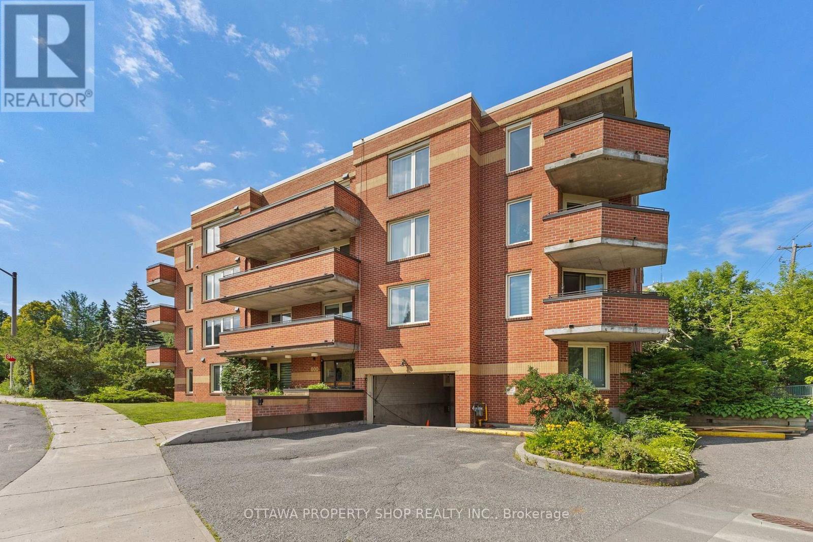 #204 800 MCKELLAR AVENUE - 2