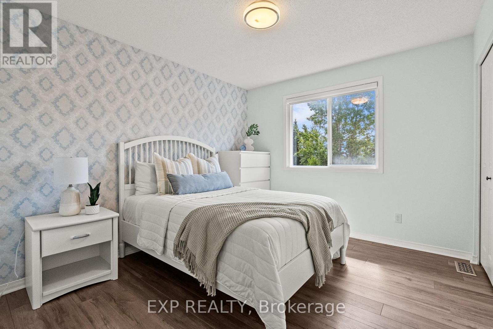 112 REDCLIFF AVENUE - 33