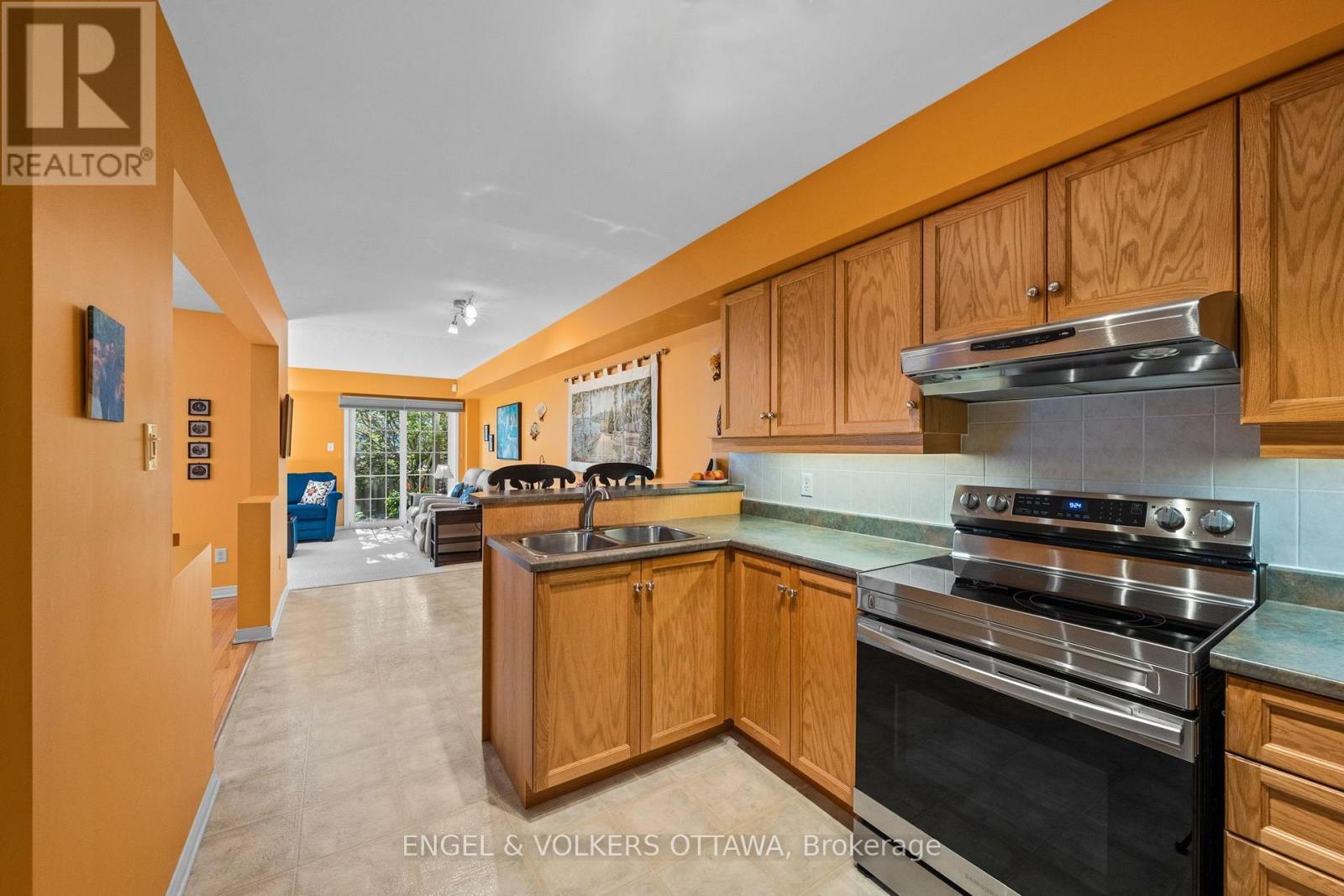 3 Bed, 3 Bath House for Sale in Ottawa – 48 FIELDBERRY PRIVATE, Ottawa – MLS# X13686954 - Image 10