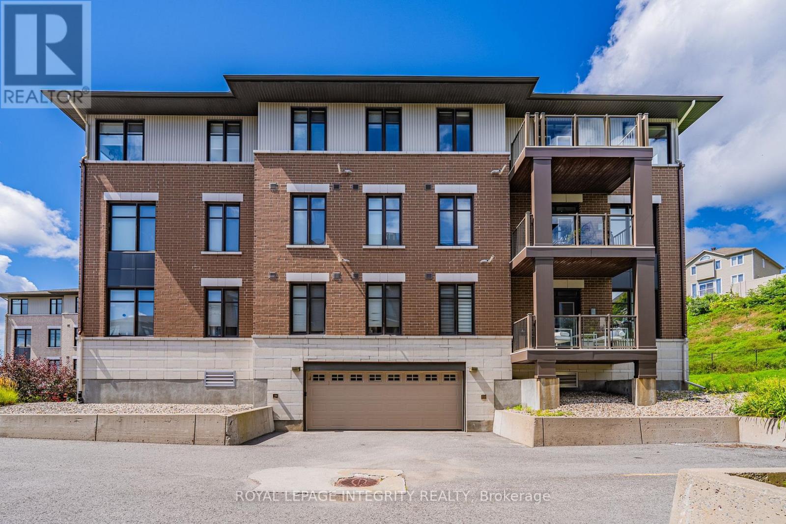 #303 170 GUELPH PRIVATE - 36