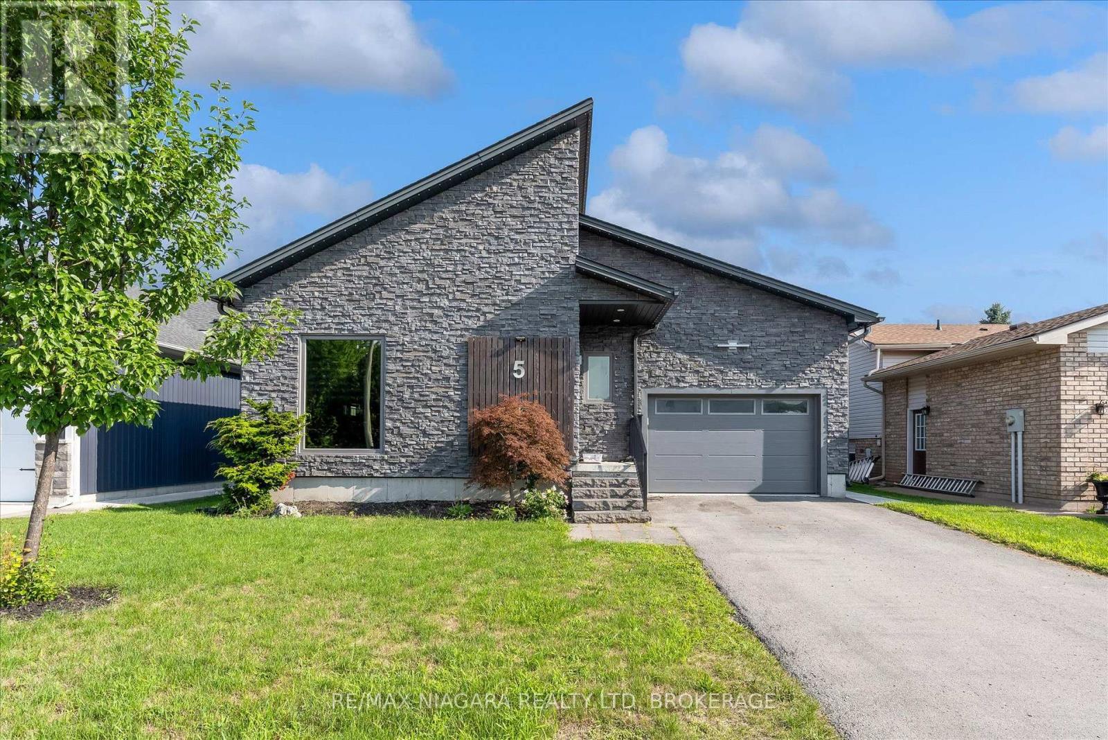5 HERON POINTE ROAD - 2