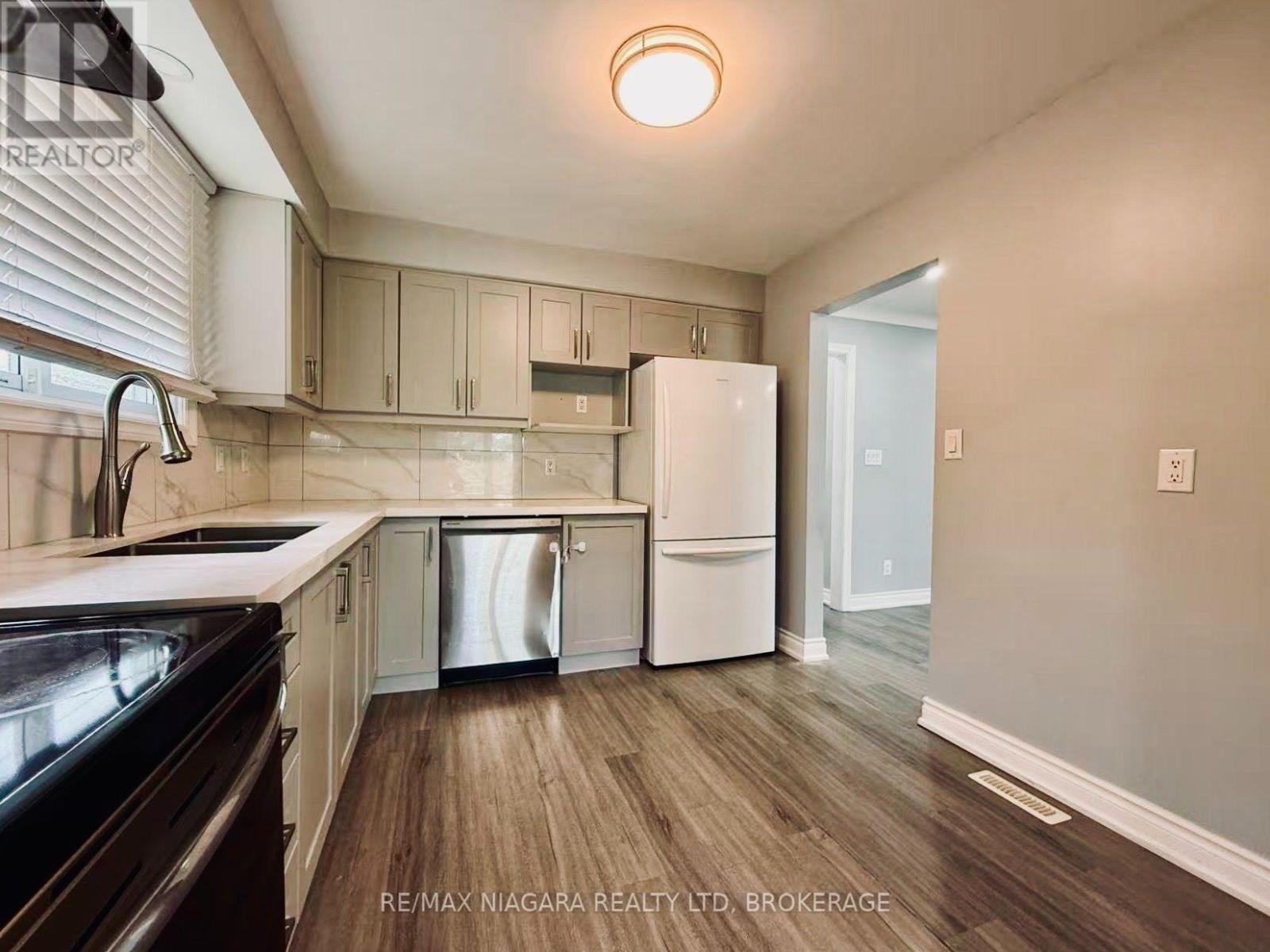 3102 USSHER STREET - 11