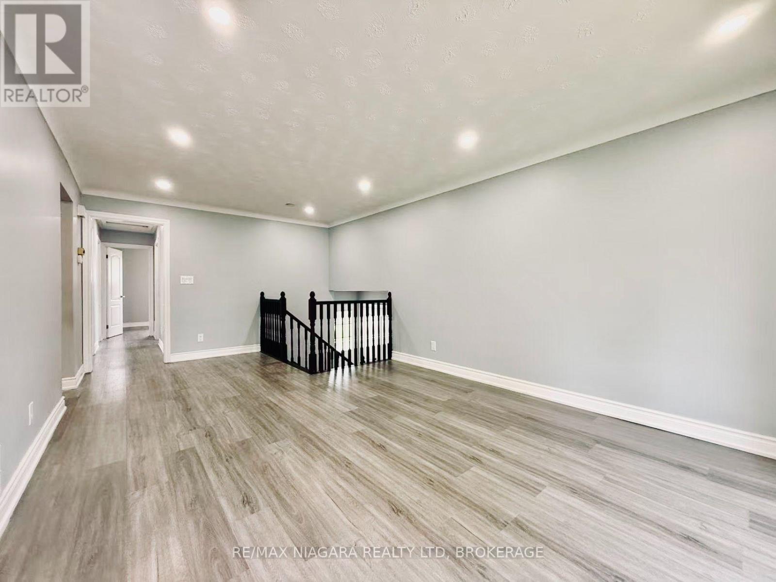 3102 USSHER STREET - 8