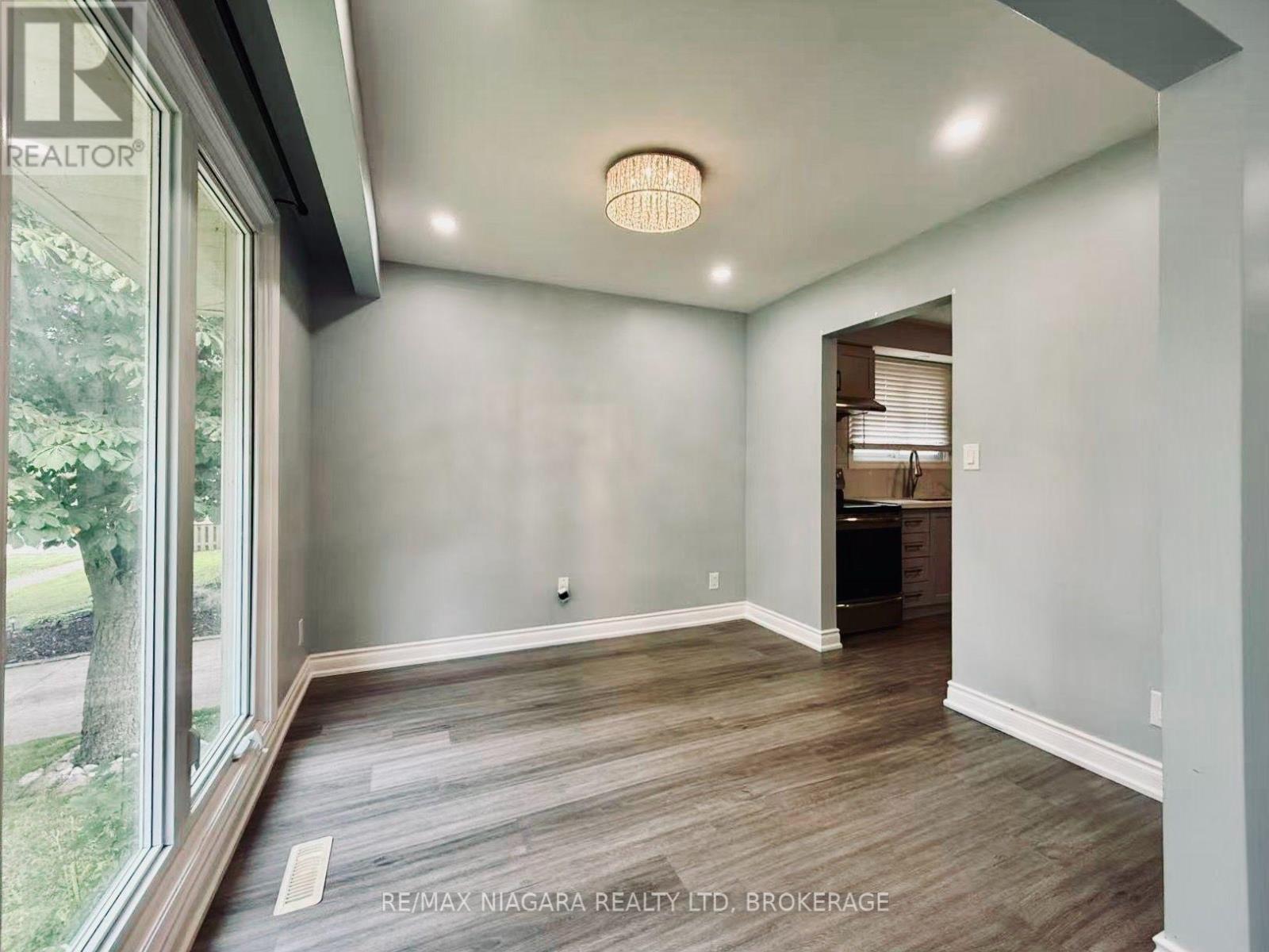 3102 USSHER STREET - 9