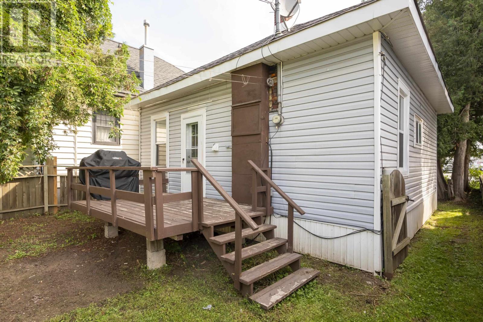 349 Vickers St N - Image 8