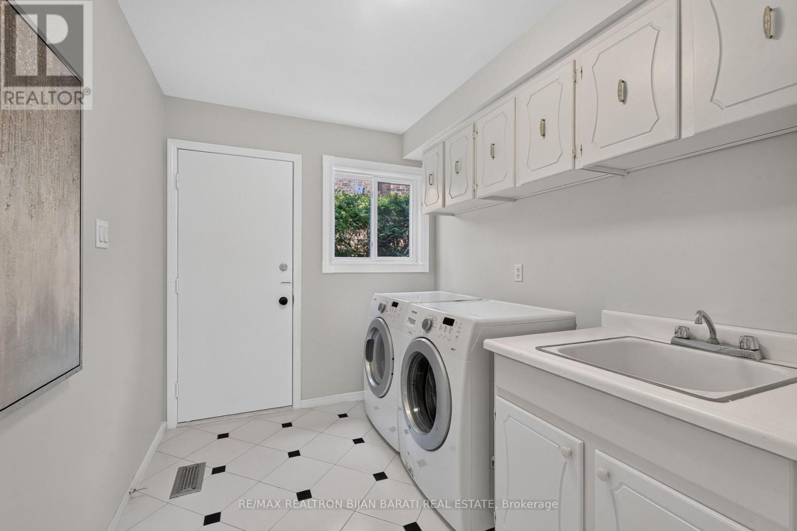 26 SADDLETREE DRIVE - 28