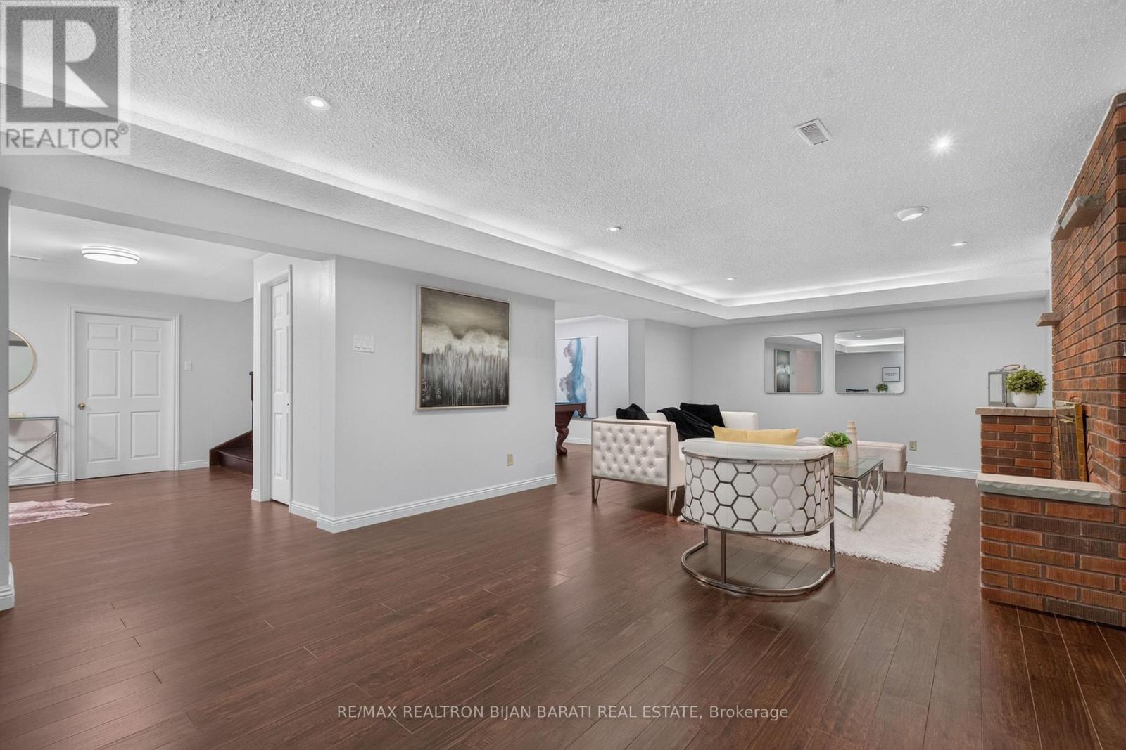 26 SADDLETREE DRIVE - 40
