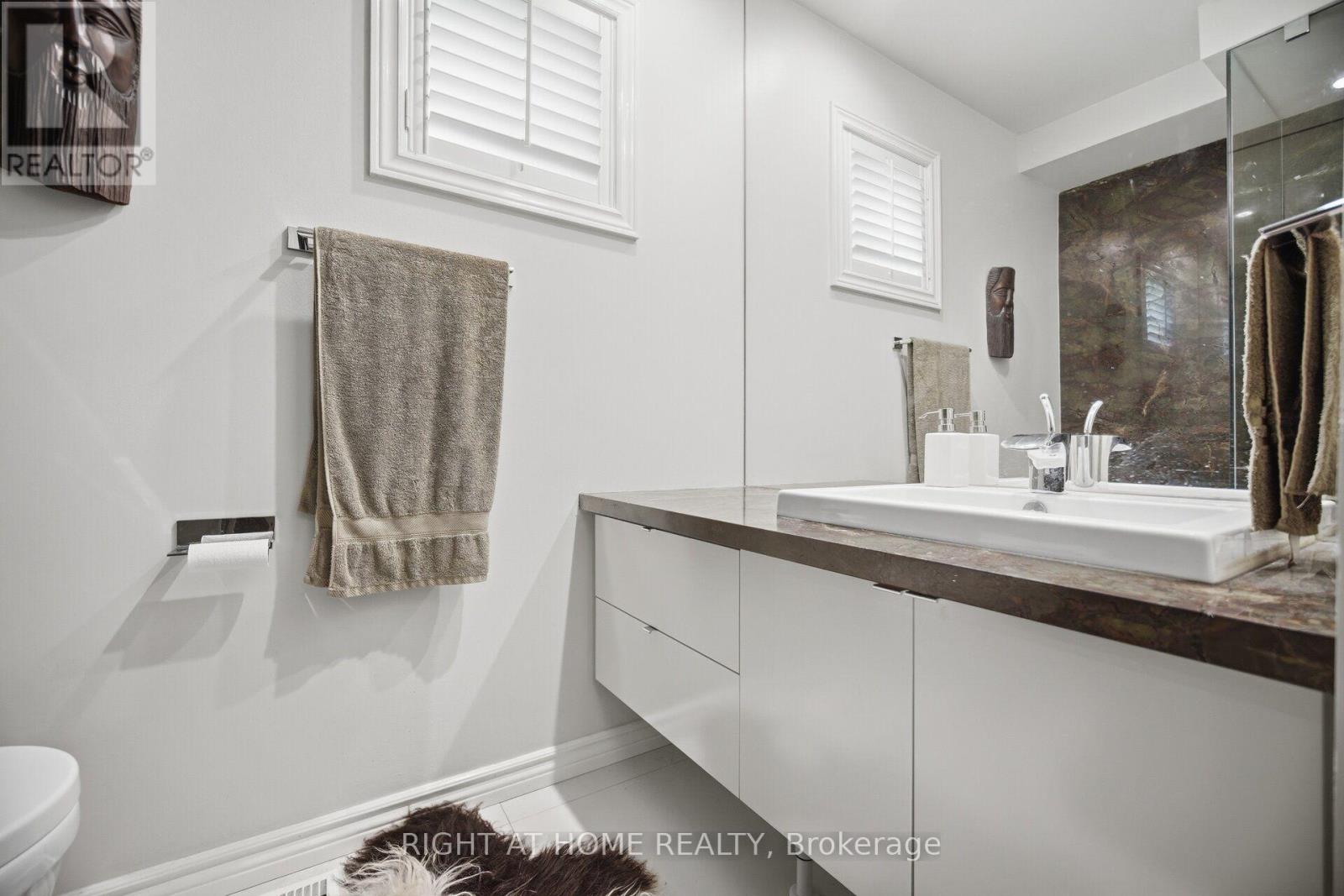 25A SHAW STREET - Image 36