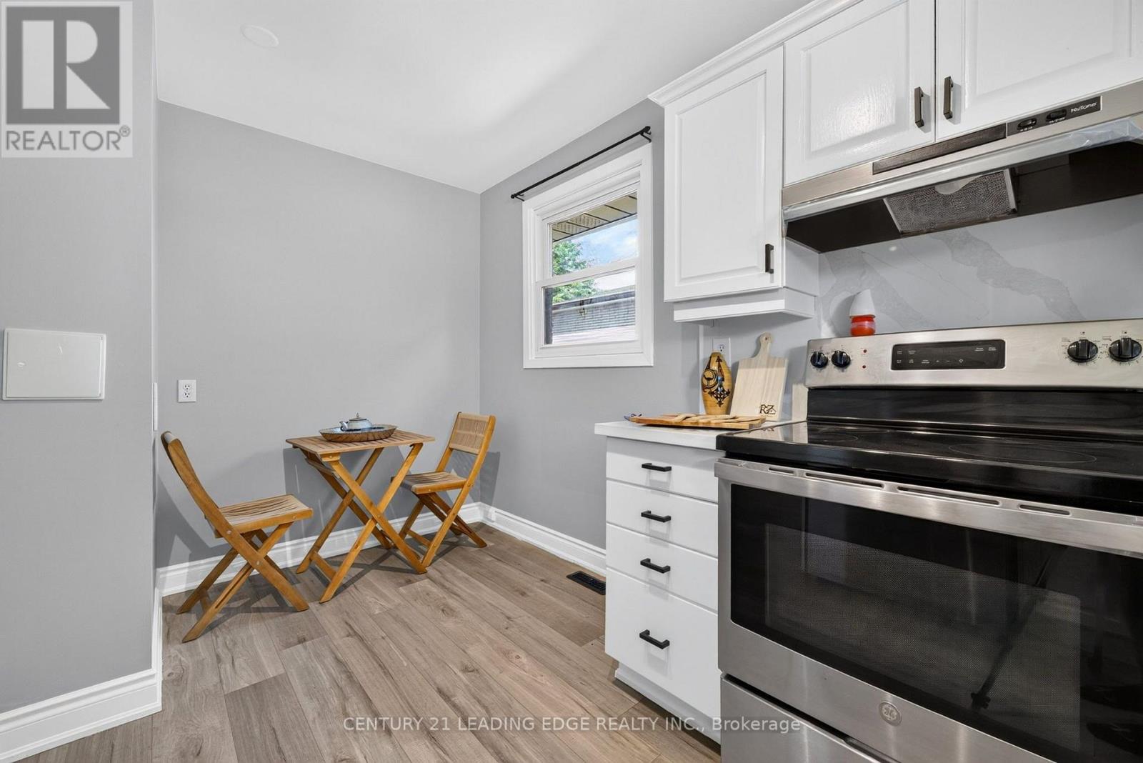 382 FAIRLAWN STREET - 17