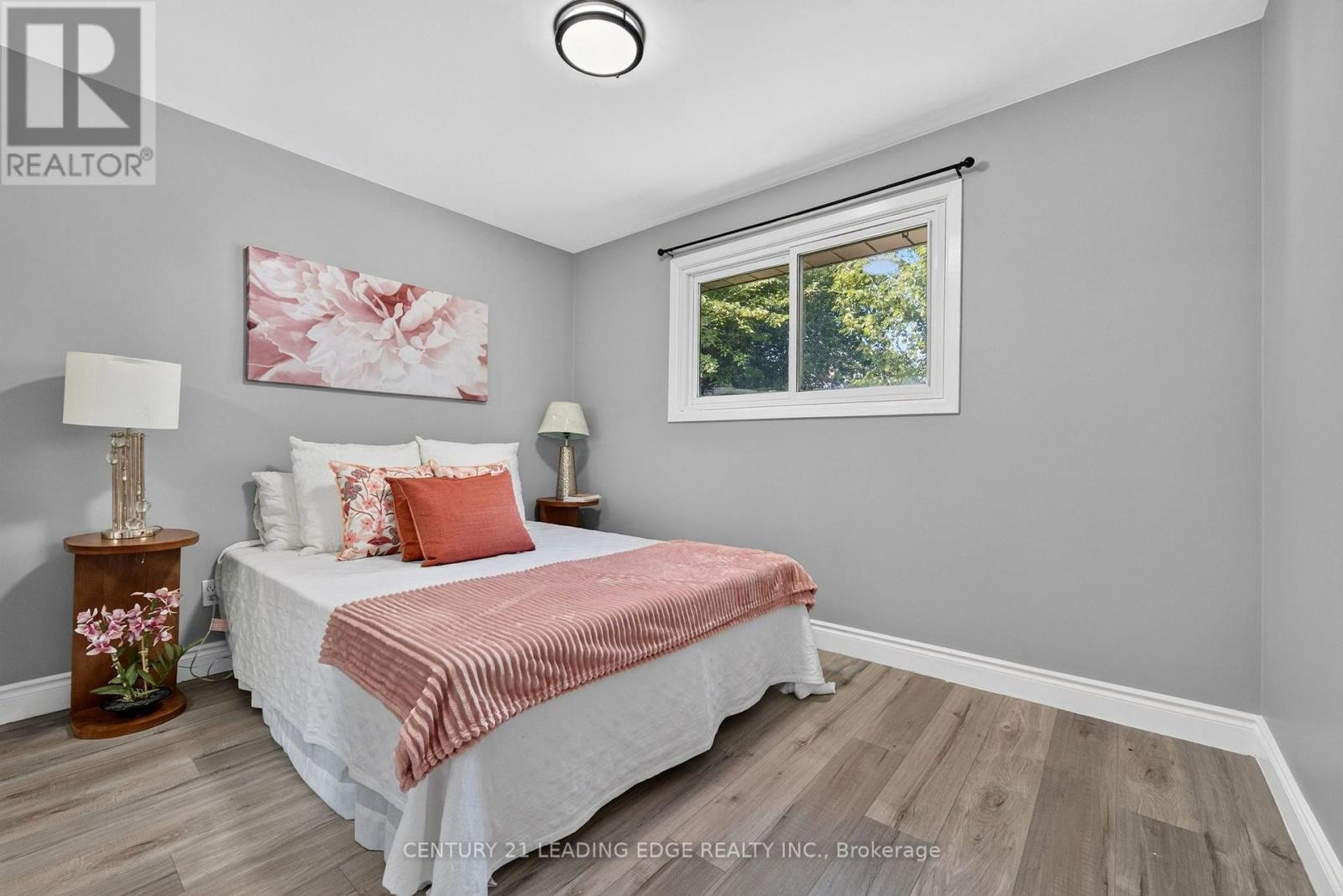 382 FAIRLAWN STREET - 23