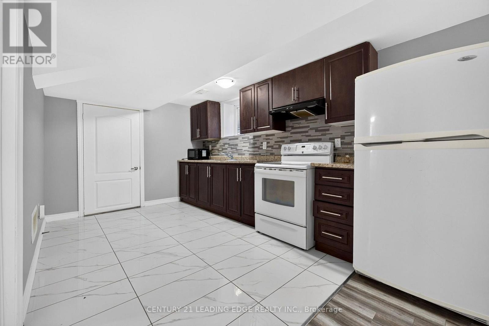 382 FAIRLAWN STREET - Image 33