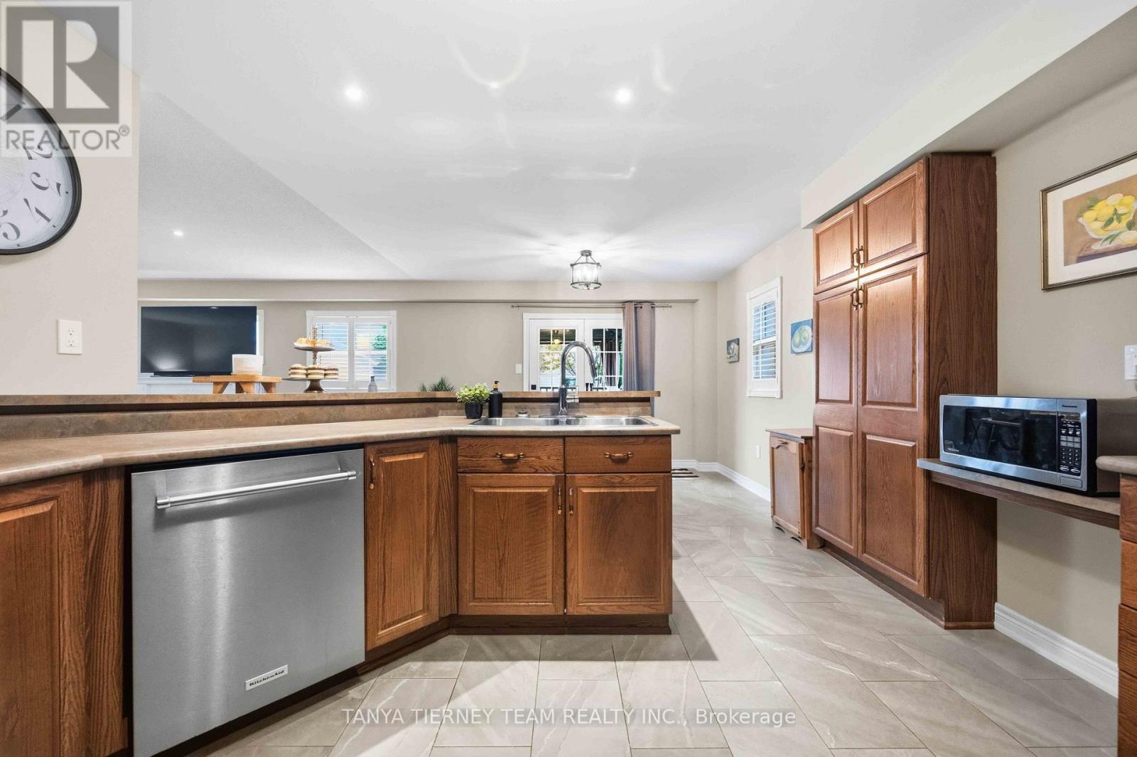16 WARING AVENUE - 14