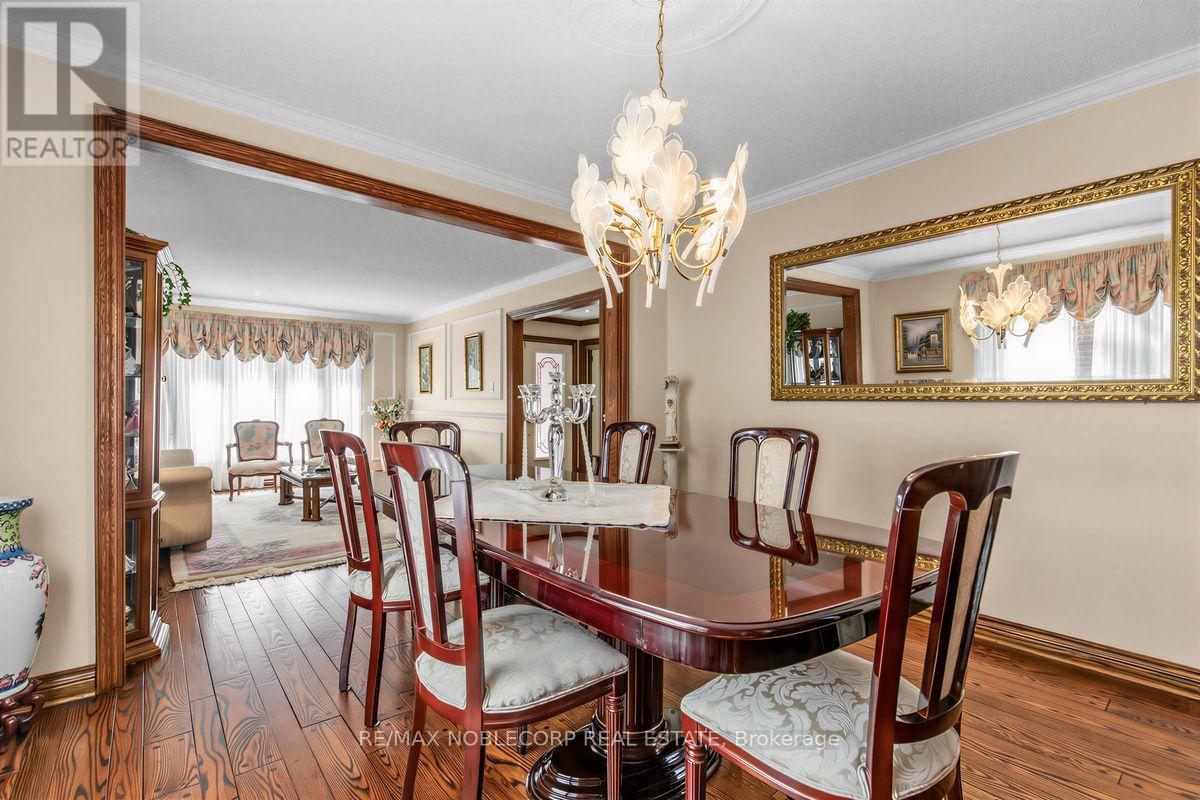 256 AIRDRIE DRIVE - 11