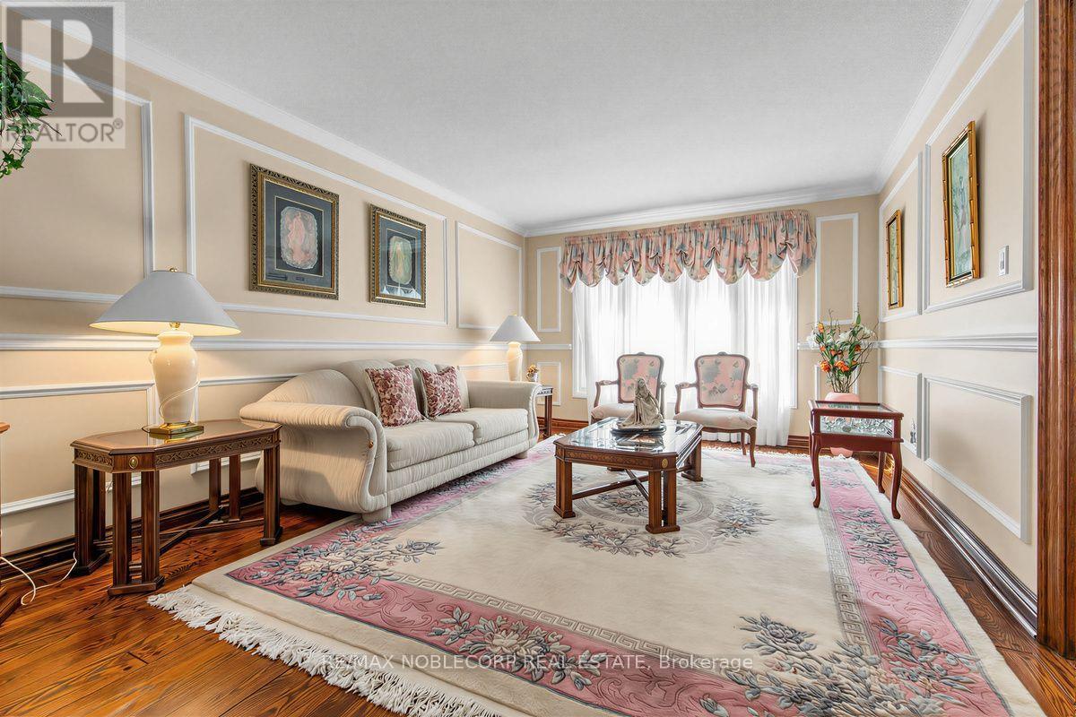 256 AIRDRIE DRIVE - 5
