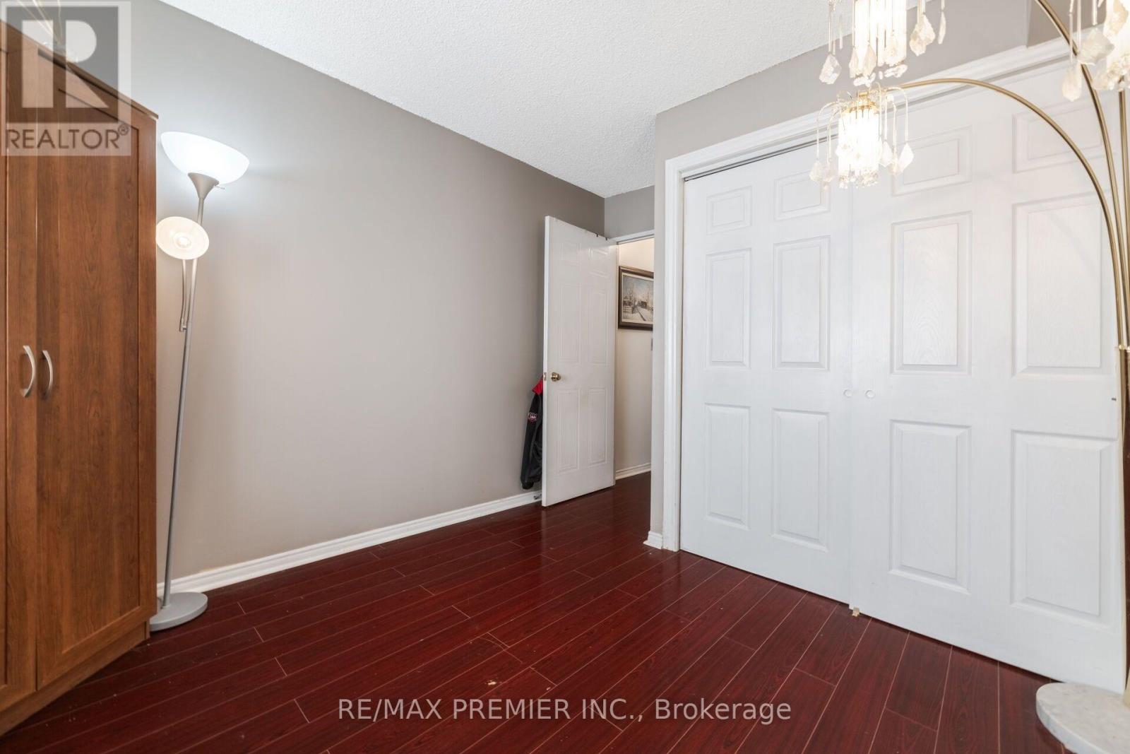 #314 480 MCLEVIN AVENUE - Image 34