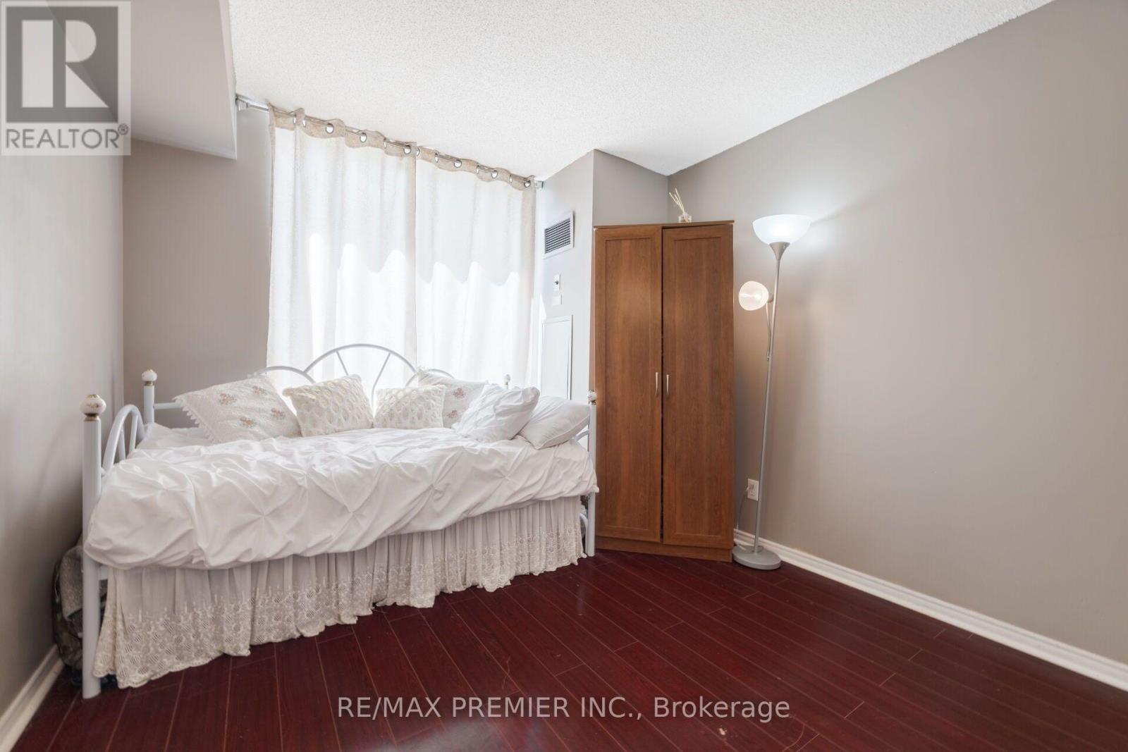 #314 480 MCLEVIN AVENUE - Image 36