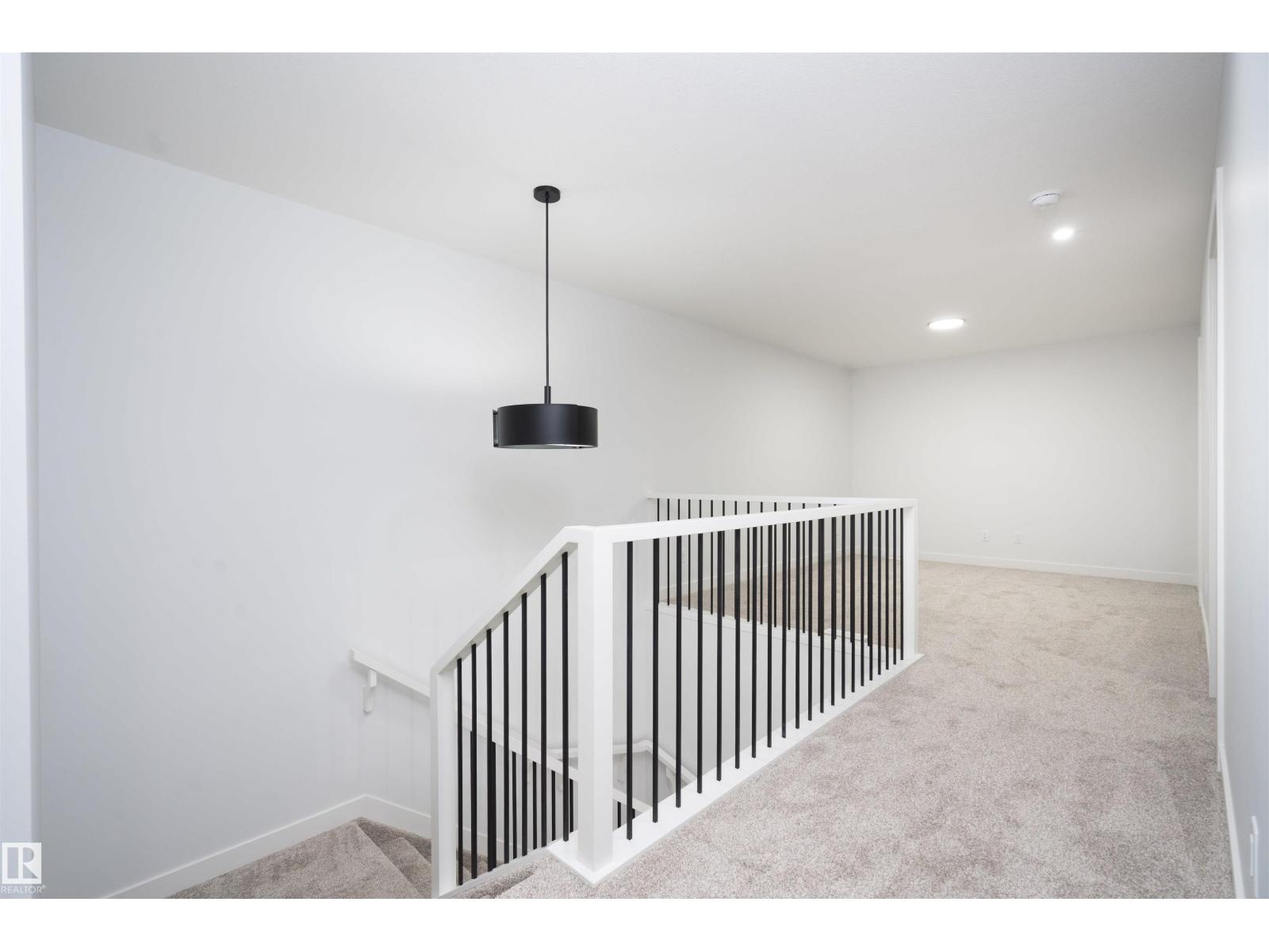 6255 29 AV SW - 15